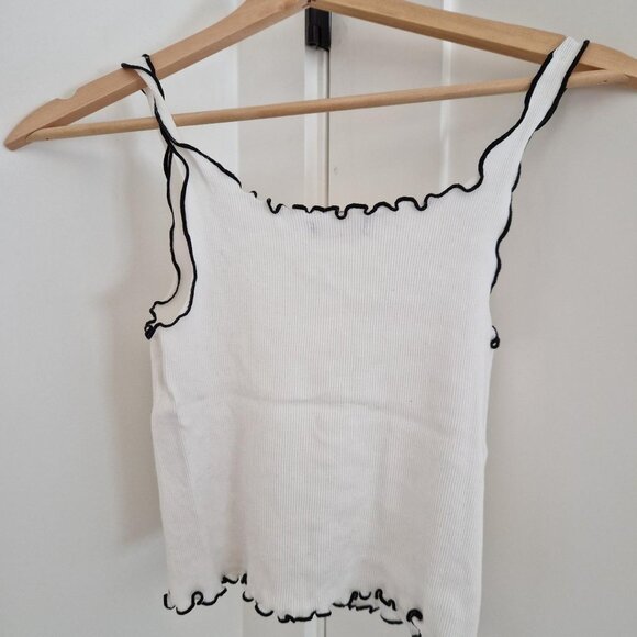 Brandy Melville White & black ribbed tank top #croptop - Picture 2 of 3